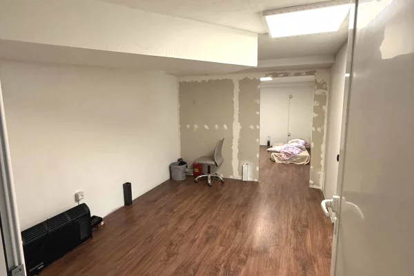 Shtepi ne shitje Apartament ne Tirane, 2+1, Mobilimi Bosh, pa mobiluar, Pagesa 210,000  Euro.