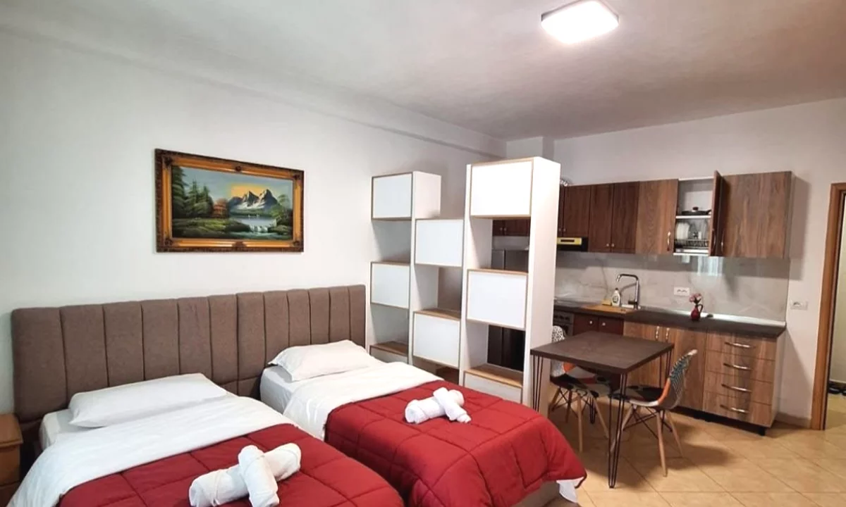 Shtepi ne shitje Apartament ne Tirane, Garsoniere, Mobilimi E mobiluar, Pagesa 204,000  Euro.