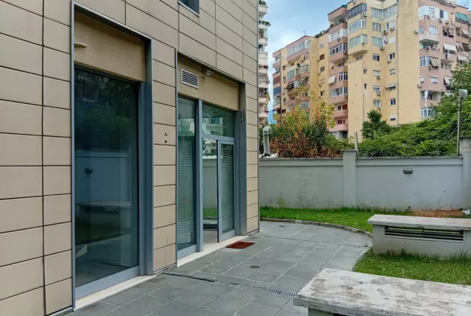 Jap me qera 70m2 ambient biznesi