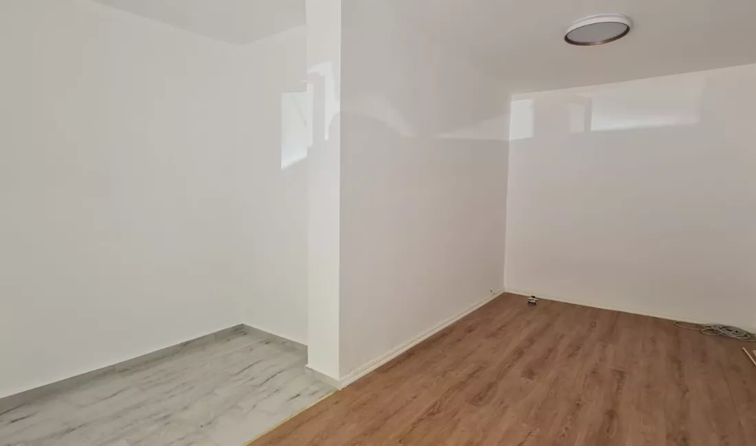 Dyqan  akazion Komuna e Parisit