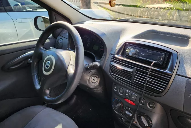 Auto in Vendita a Tirana - 280,000 Leke