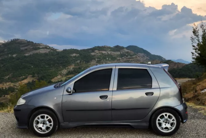 Auto in Vendita a Tirana - 280,000 Leke