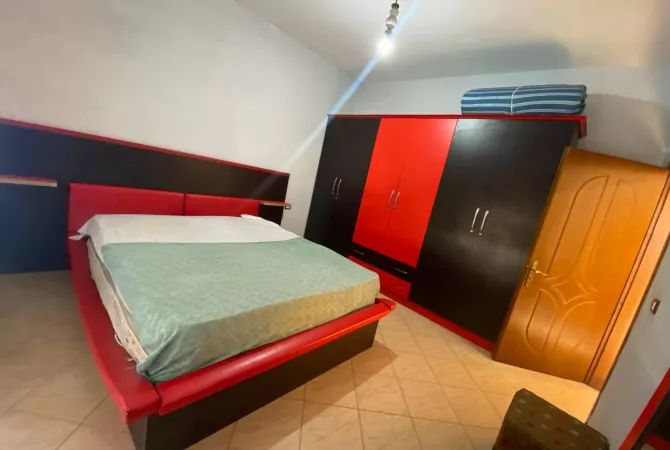 Shtepi ne shitje Apartament ne Tirane, 1+1, Mobilimi E mobiluar, Pagesa 125,000  Euro.