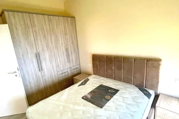 Shtepi me qera Apartament ne Tirane, 2+1, Mobilimi E mobiluar, Pagesa 50,000  Leke.