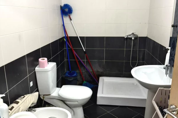 Shtepi ne shitje Apartament ne Tirane, 2+1, Mobilimi E mobiluar, Pagesa 155,000  Euro.