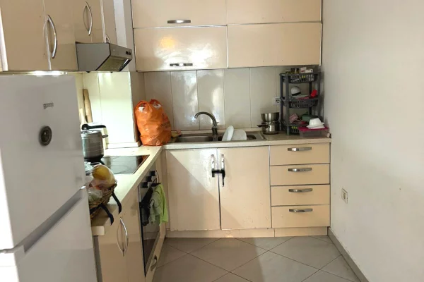 Shtepi ne shitje Apartament ne Tirane, 2+1, Mobilimi E mobiluar, Pagesa 155,000  Euro.