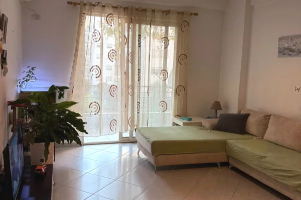 Shtepi ne shitje Apartament ne Tirane, 2+1, Mobilimi E mobiluar, Pagesa 155,000  Euro.