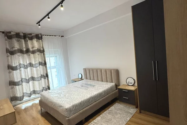Shtepi me qera Apartament ne Tirane, 1+1, Mobilimi E mobiluar, Pagesa 50,000  Leke.