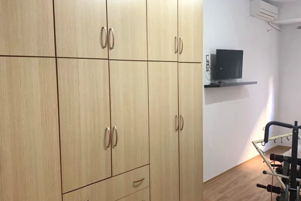 Shtepi me qera Apartament ne Tirane, 2+1, Mobilimi E mobiluar, Pagesa 600  Euro.