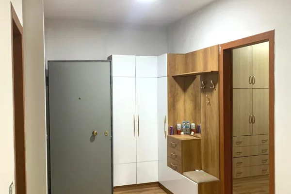 Shtepi me qera Apartament ne Tirane, 2+1, Mobilimi E mobiluar, Pagesa 600  Euro.