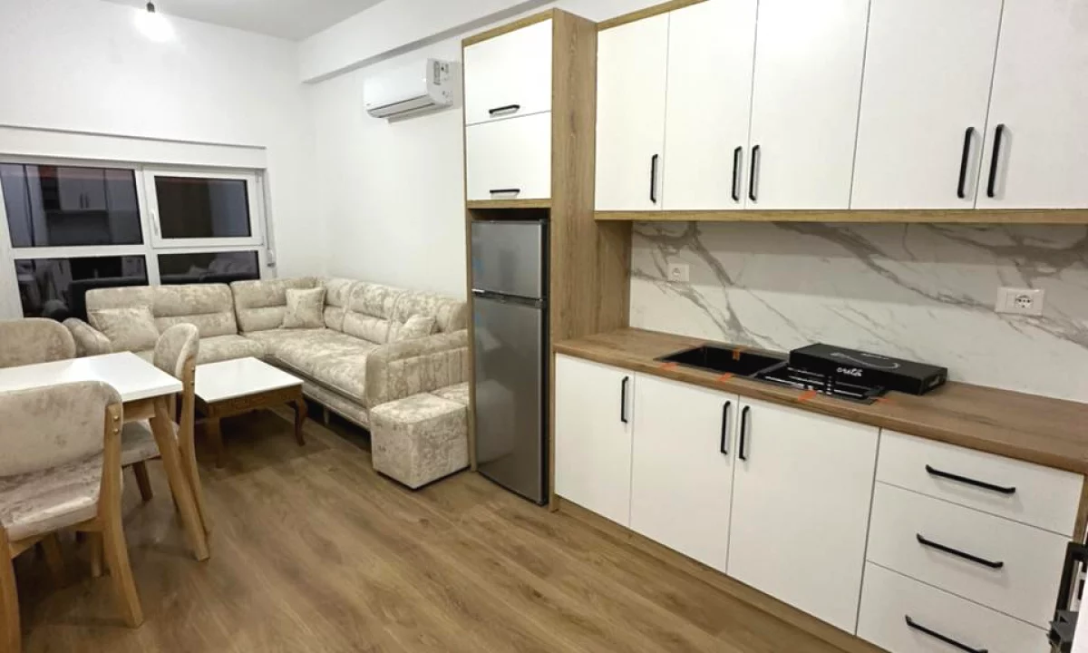 Shtepi me qera Apartament ne Tirane, 1+1, Mobilimi E mobiluar, Pagesa 45,000  Leke.