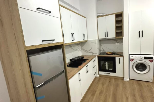 Shtepi me qera Apartament ne Tirane, 1+1, Mobilimi E mobiluar, Pagesa 45,000  Leke.