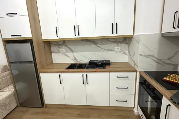Shtepi me qera Apartament ne Tirane, 1+1, Mobilimi E mobiluar, Pagesa 45,000  Leke.