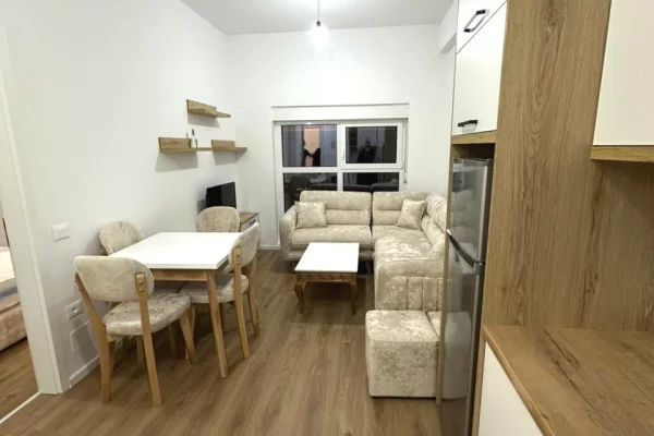 Shtepi me qera Apartament ne Tirane, 1+1, Mobilimi E mobiluar, Pagesa 45,000  Leke.