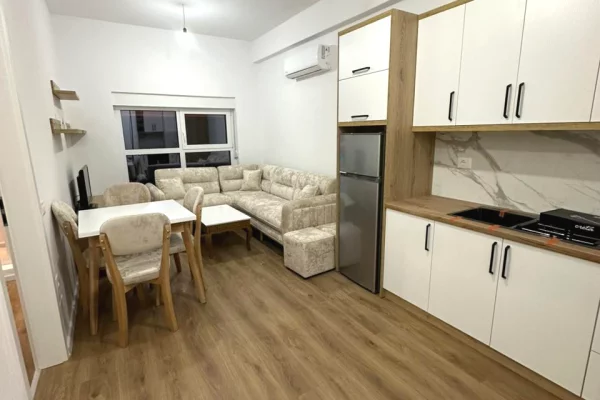 Shtepi me qera Apartament ne Tirane, 1+1, Mobilimi E mobiluar, Pagesa 45,000  Leke.