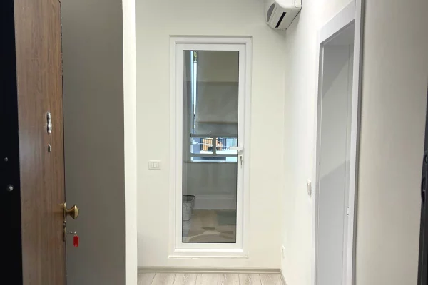 Shtepi me qera Apartament ne Tirane, 1+1, Mobilimi E mobiluar, Pagesa 1,000  Euro.