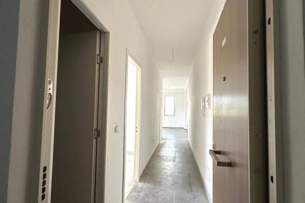 Shtepi ne shitje Apartament ne Tirane, 2+1, Mobilimi Bosh, pa mobiluar, Pagesa 238,000  Euro.