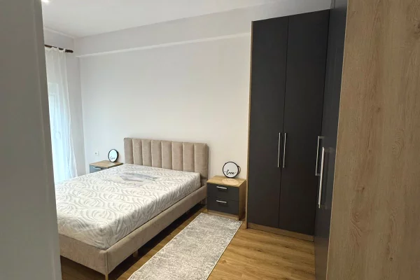 Shtepi me qera Apartament ne Tirane, 1+1, Mobilimi E mobiluar, Pagesa 450  Euro.