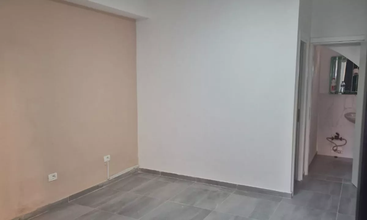 Jepet me qira ambjent biznesi tek Mine Peza