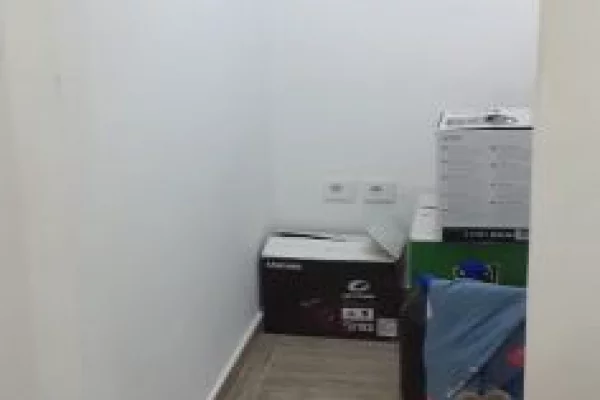 Appartamento in affitto a Tirana 1+1, SemiArredato