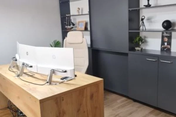 Jepet ambient biznesi 4+1+2+ 2 Poste Parkimi me qira , tek 21 Dhjetori 