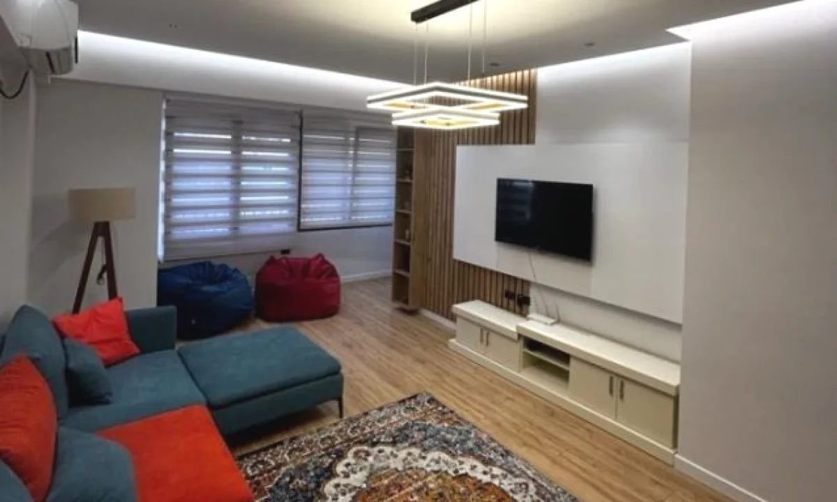 Appartamento in affitto a Tirana 2+1, Arredato