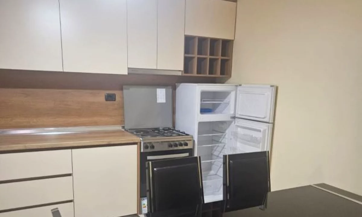 Shtepi me qera Apartament ne Tirane, 2+1, Mobilimi E mobiluar, Pagesa 400  Euro.