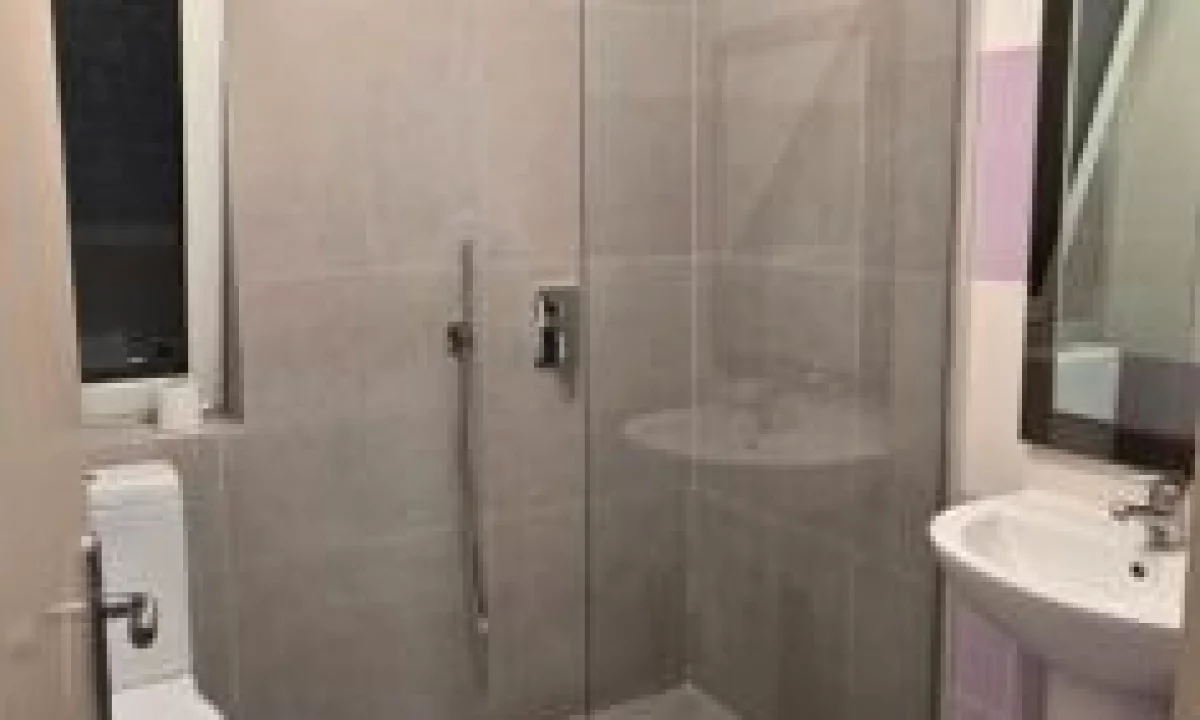 Appartamento in affitto a Tirana 2+1, Arredato