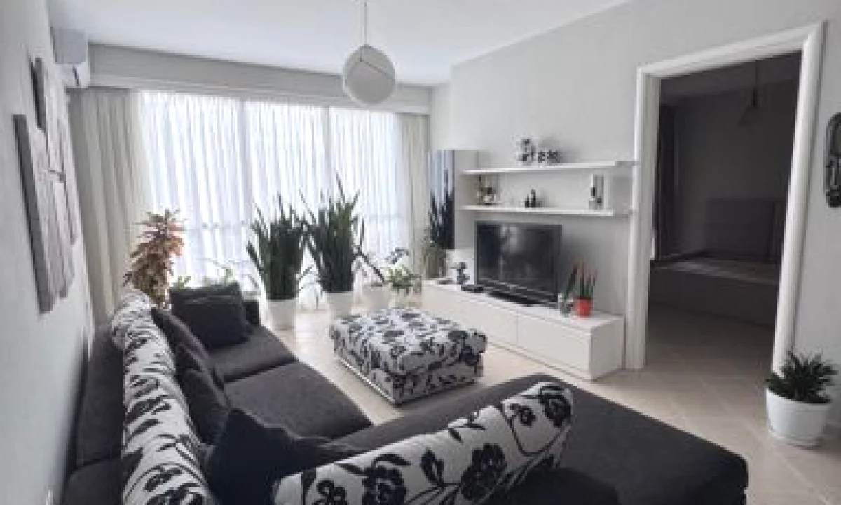 Appartamento in affitto a Tirana 1+1, Arredato