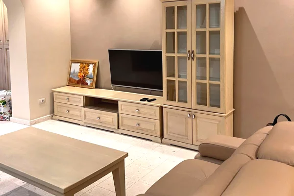 Appartamento in affitto a Tirana 2+1, Arredato