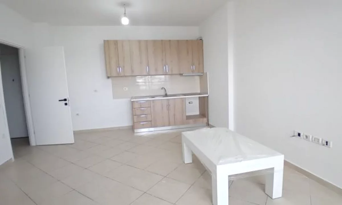 Appartamento in affitto a Tirana 1+1, Arredato