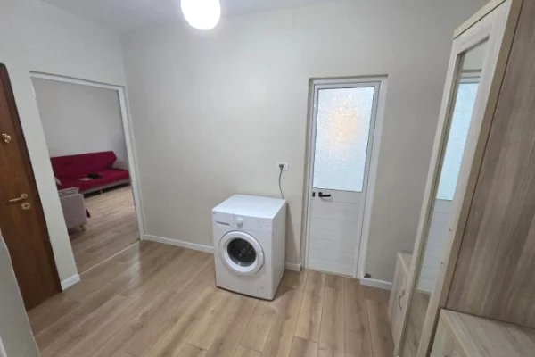 Jepet me qira apartament 1+1, tek UET, Porcelan , Kinostudio .