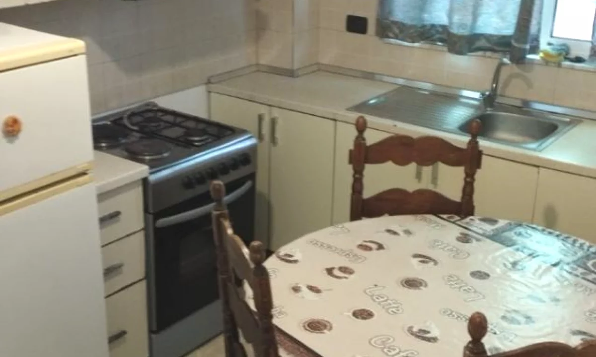 Shtepi me qera Apartament ne Tirane, 1+1, Mobilimi E mobiluar, Pagesa 350  Euro.