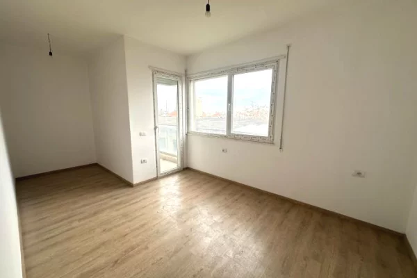 Shitet apartament 1+1 me siperfaqe prej 60m2  ne Don Bosko , Zogu i Zi , Rruga Mine Peza 