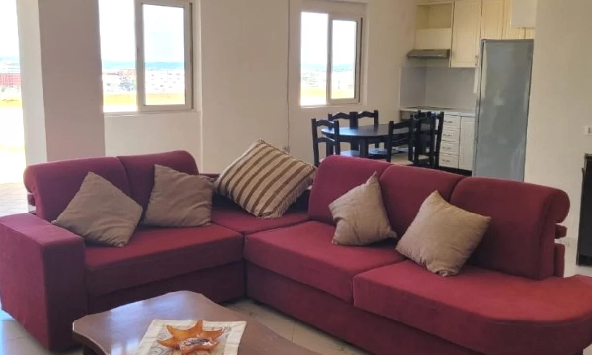 Shtepi me qera Penthose(kati i fundit panoramik) ne Tirane, 3+1, Mobilimi E mobiluar, Pagesa 65,000  Leke.