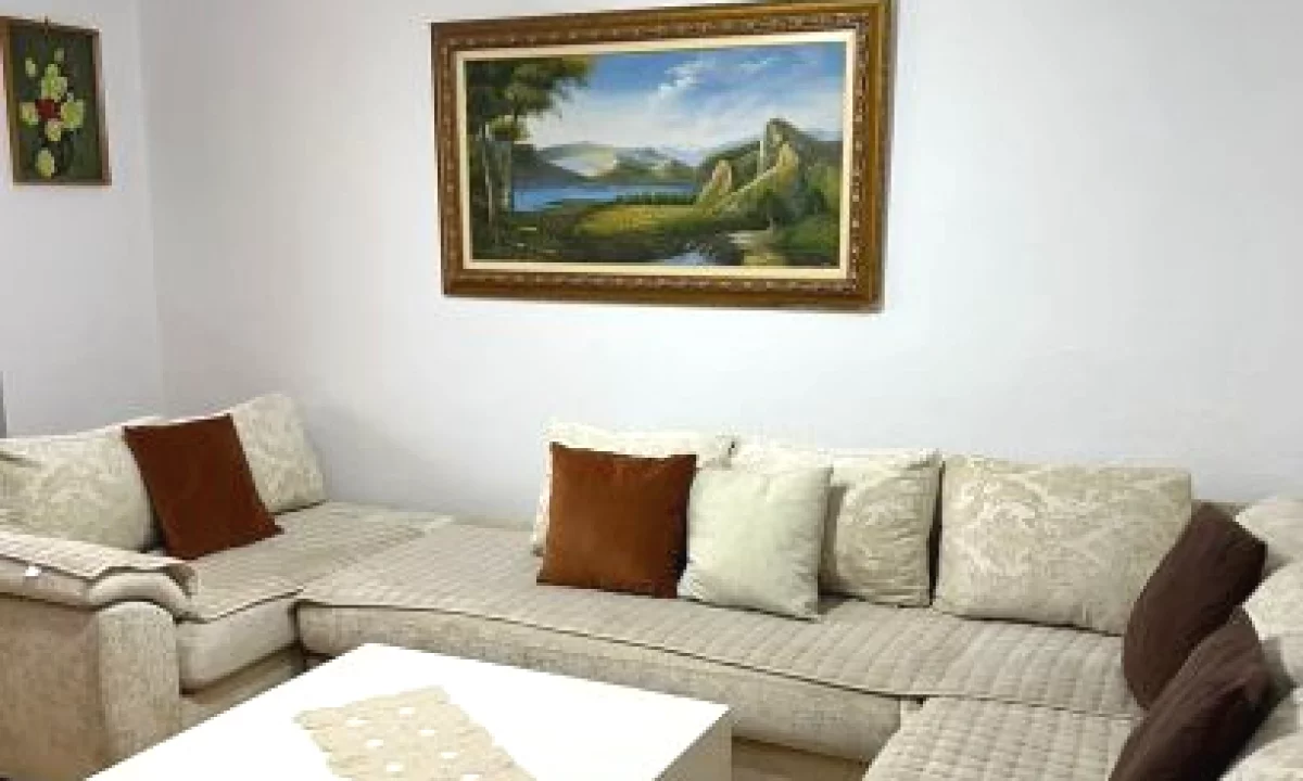 Shtepi me qera Apartament ne Tirane, 1+1, Mobilimi E mobiluar, Pagesa 40,000  Leke.