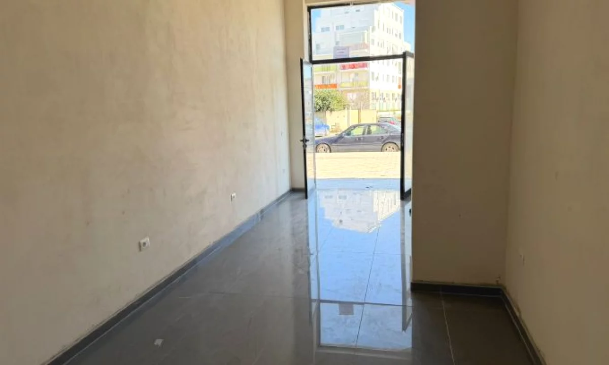 Jepet ambient biznesi ne Astir , Yzberisht , Unaza e Re , Kashar , Rruga Teodor Keko .