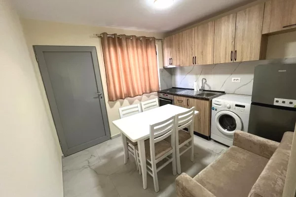 Shtepi me qera 1+1 ne Tirane - 40,000 Leke