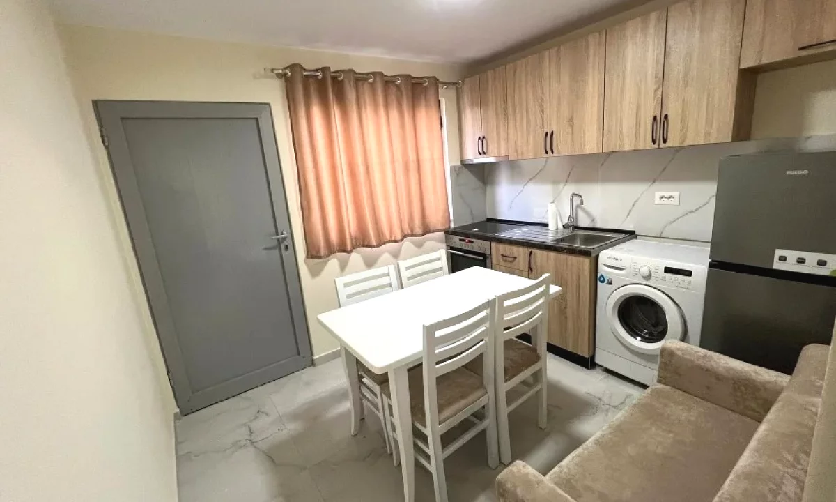 Shtepi me qera Apartament ne Tirane, 1+1, Mobilimi E mobiluar, Pagesa 40,000  Leke.