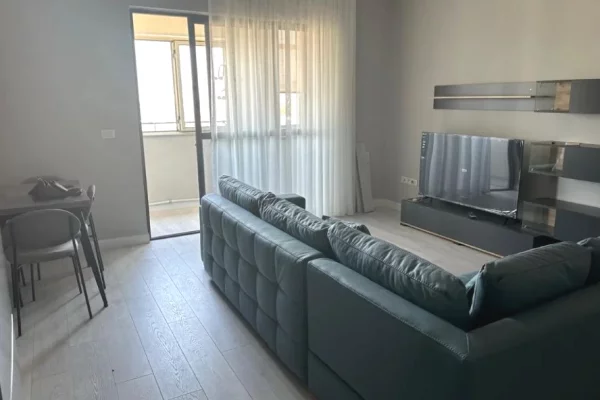 Shtepi me qera 2+1 ne Tirane - 650 Euro