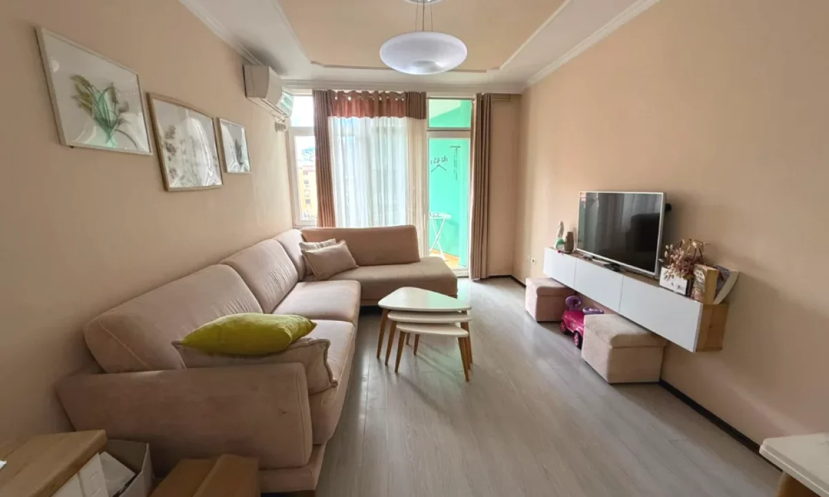 Shtepi me qera Apartament ne Tirane, 2+1, Mobilimi E mobiluar, Pagesa 750  Euro.