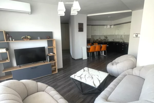 Shtepi me qera 2+1 ne Tirane - 500 Euro