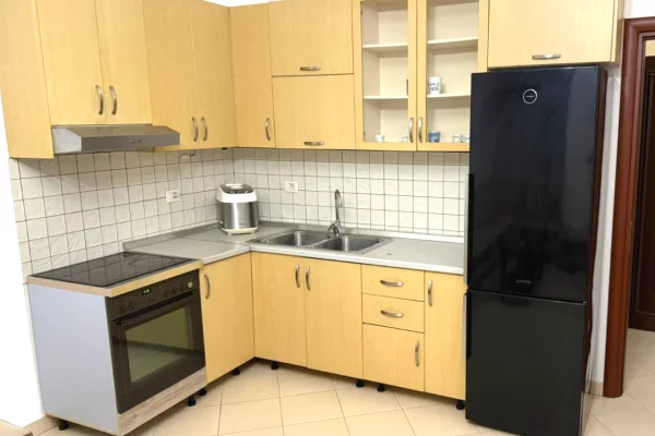 Shtepi me qera 2+1 ne Tirane - 580 Euro