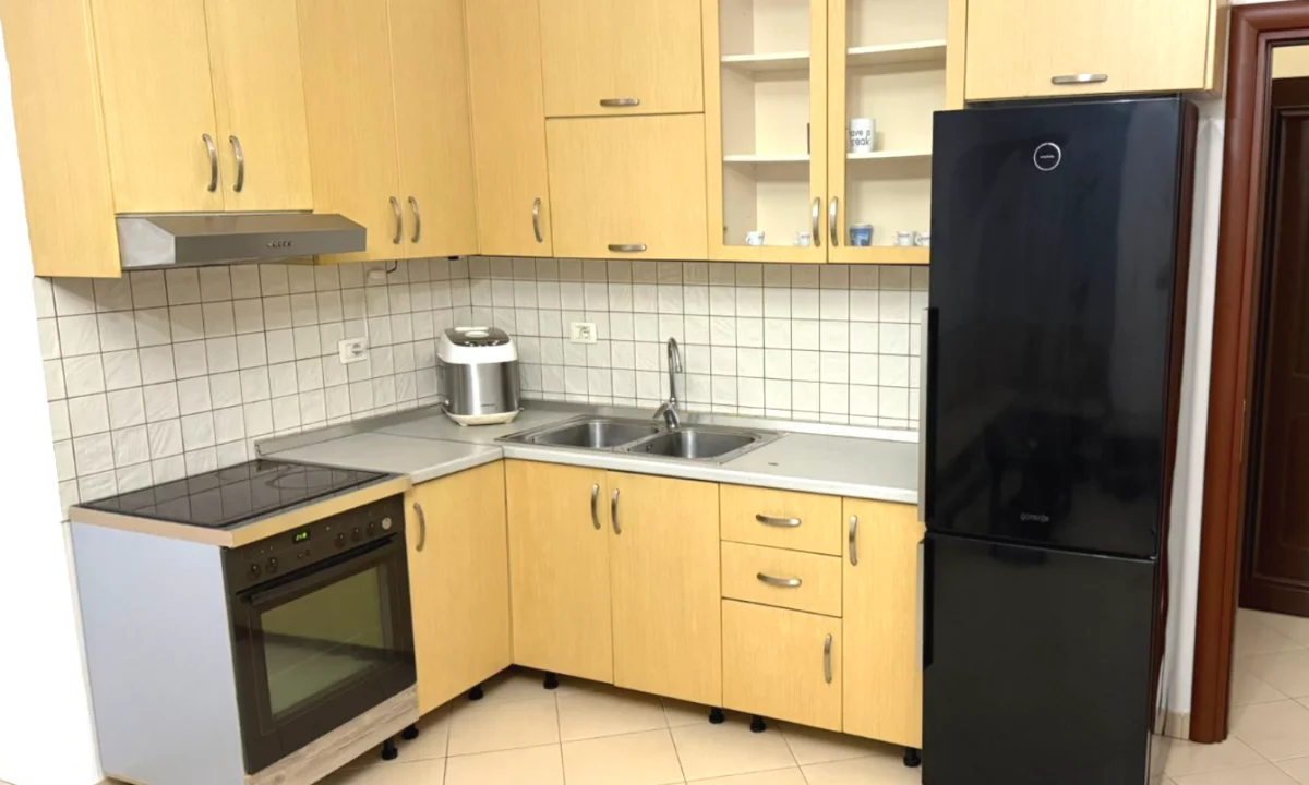 Shtepi me qera Apartament ne Tirane, 2+1, Mobilimi E mobiluar, Pagesa 580  Euro.