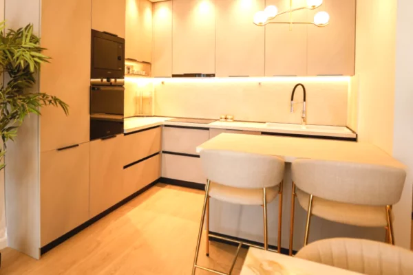 Shitet apartament 2+1 tek Rrapi , Vlore , Uji i Ftohte , Lungomare .