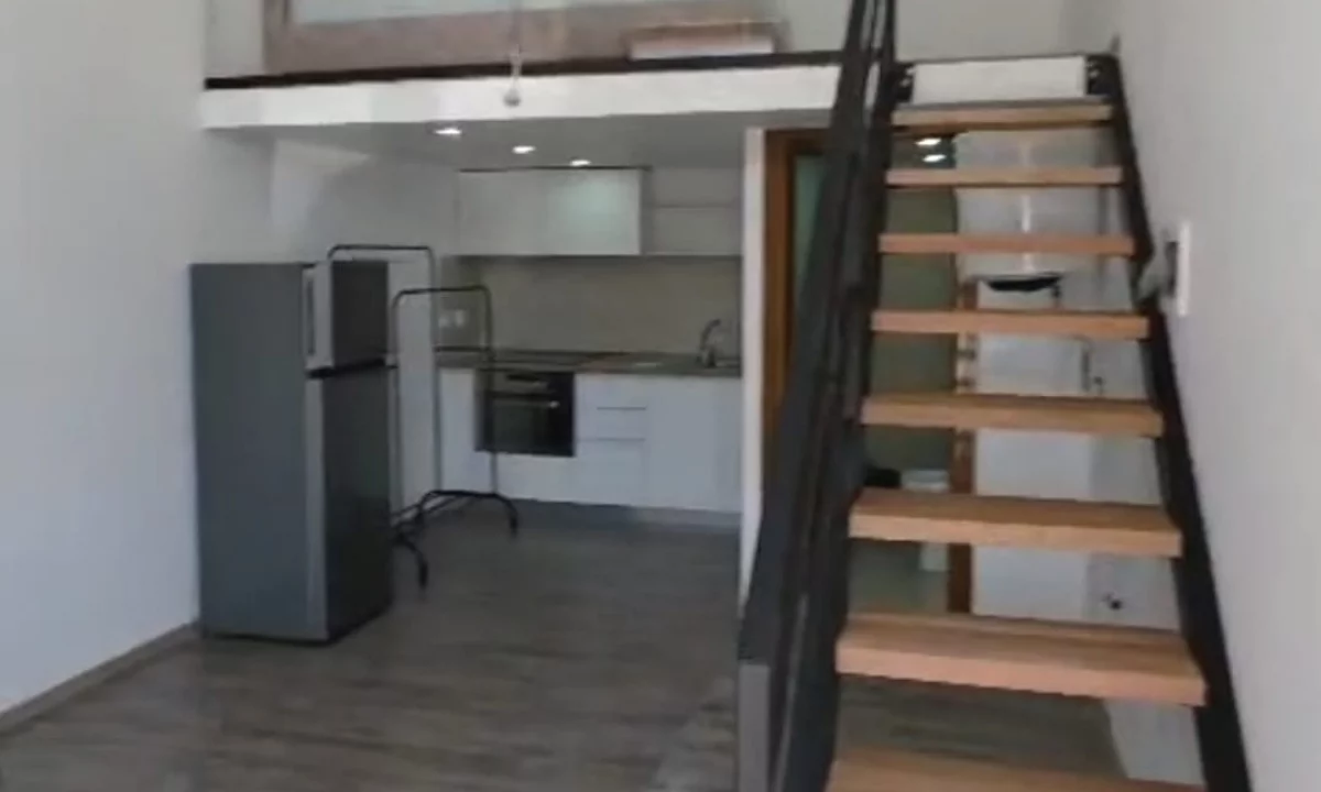 Shtepi me qera Duplex(shtepi me 2 kate) ne Tirane, Garsoniere, Mobilimi E mobiluar, Pagesa 85,000  Euro.