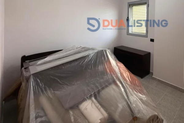 Shitet apartament 3+1+2 ne Selite , prane Kristal Center , Komuna e Parisit !occassion!
