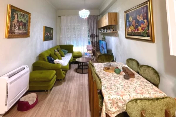 Shitet apartament 2+1+2+Post Parkimi tek Kompleksi Mangalem 21 , Rruga Ali Demi .