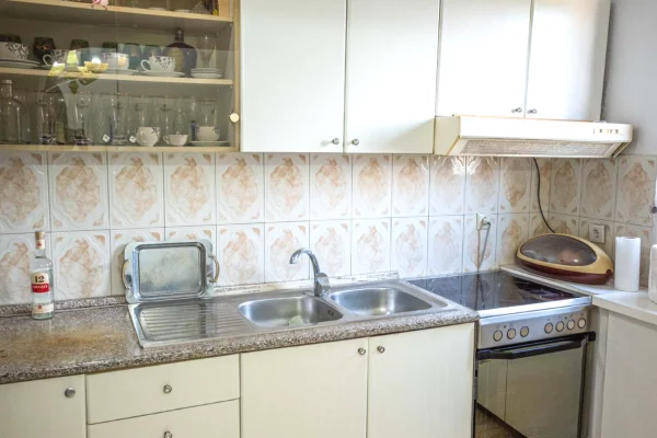 Shtepi me qera 2+1 ne Tirane - 650 Euro