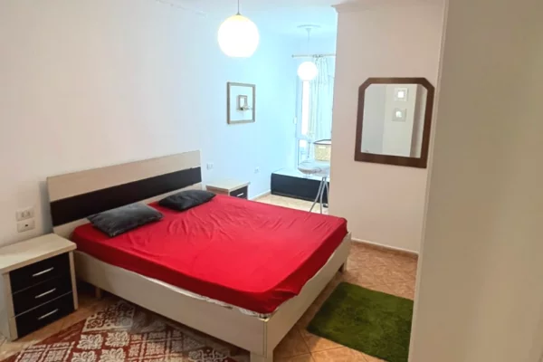 Shtepi me qera 2+1 ne Tirane - 700 Euro
